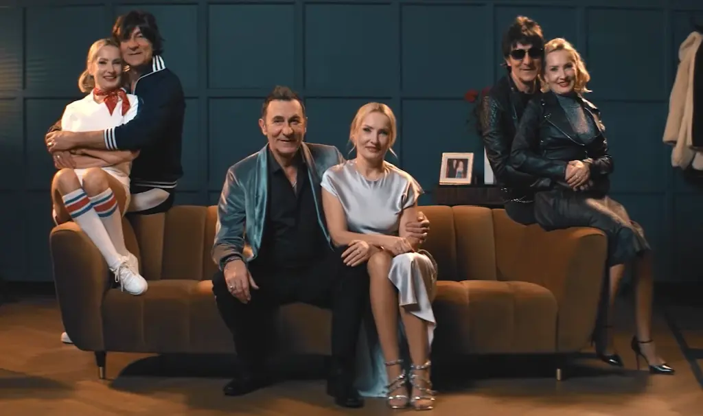 Bombaj štampa predstavila novu pjesmu i spot „Bilo je pravo dobro“ Nova pjesma „Bilo je pravo dobro“ još jednom potvrđuje da Bombaj štampa i dalje ima šta reći – iskreno, emotivno i prepoznatljivo svoje