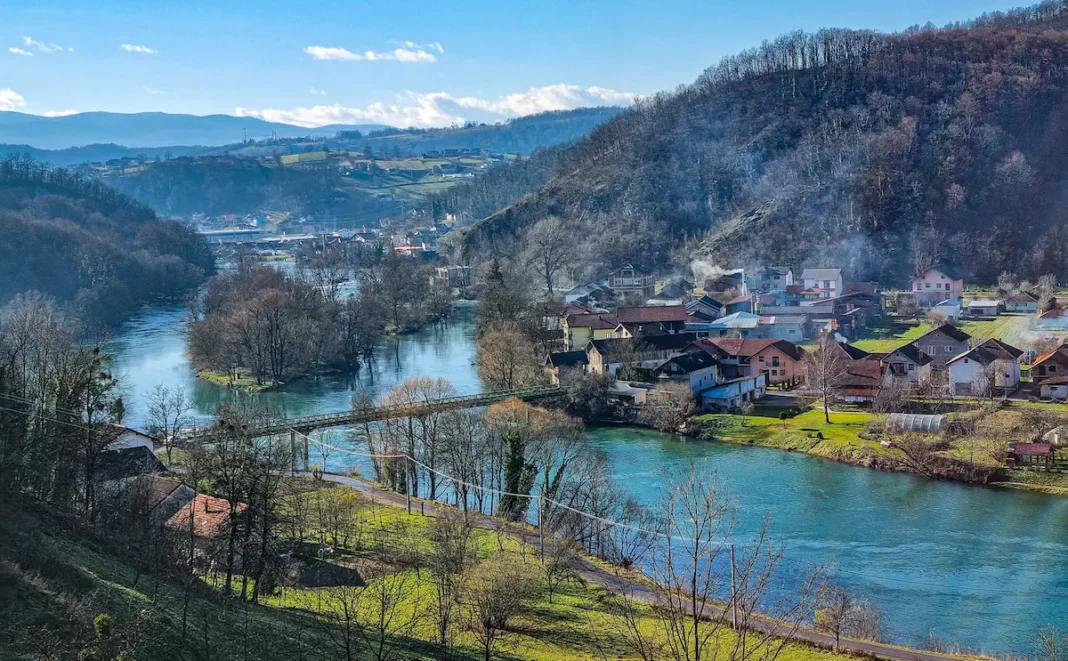 Servisne informacije – 10.02.2026. U Bosanskoj Krupi jutros u 7 sati izmjereno je 8 stepeni, vlažnost zraka 99posto, a vodostaj Une 109 centimetara iznad nule.