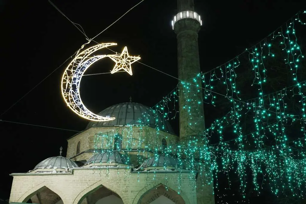 Večeras će akšamski ezani ozvaničiti početak mjeseca ramazana Prema Takvimu Islamske zajednice u BiH, prvi dan posta je u četvrtak, 19. februara.