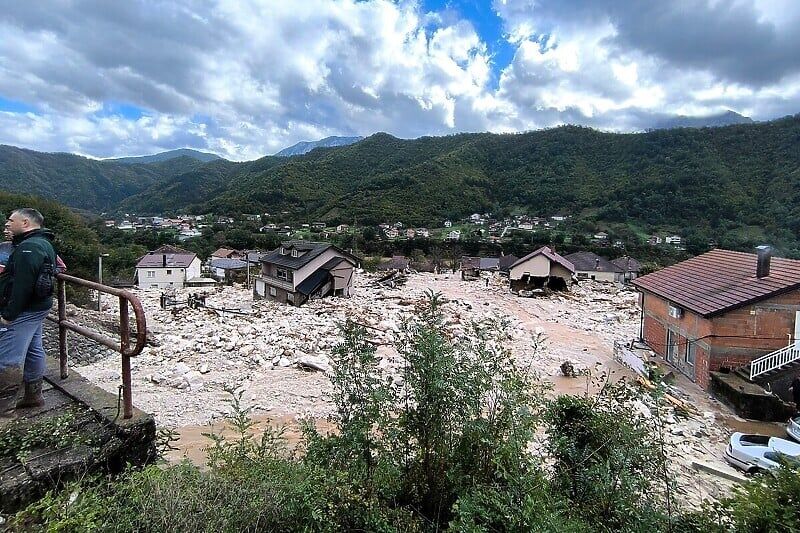 Nacionalna tragedija: Sumnja se da je broj poginulih u poplavama i odronima u Jablanici veći od 10 Nacionalna tragedija: Sumnja se da je broj poginulih u poplavama i odronima u Jablanici veći od 10