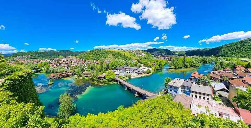 Vremenska prognoza za Bosansku Krupu Pogled sa Starog grada