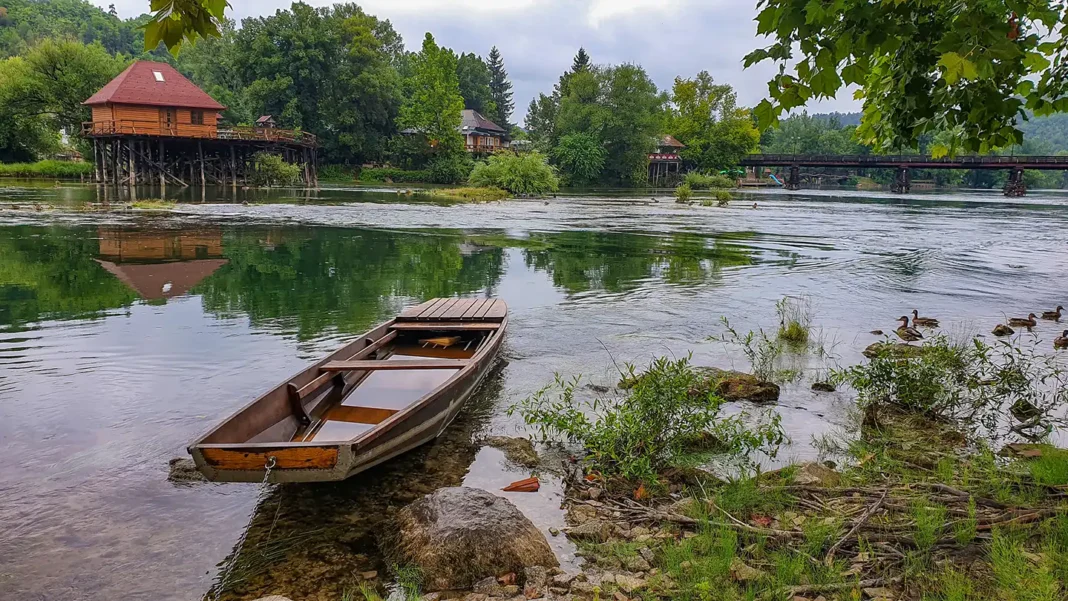 Servisne informacije – 03.06.2026. Hidrometeorološka mjerenja u Bosanskoj Krupi jutros u 07:00 sati: temperatura zraka 15°C, vlažnost 72%, vodostaj Une 48 cm (NV).