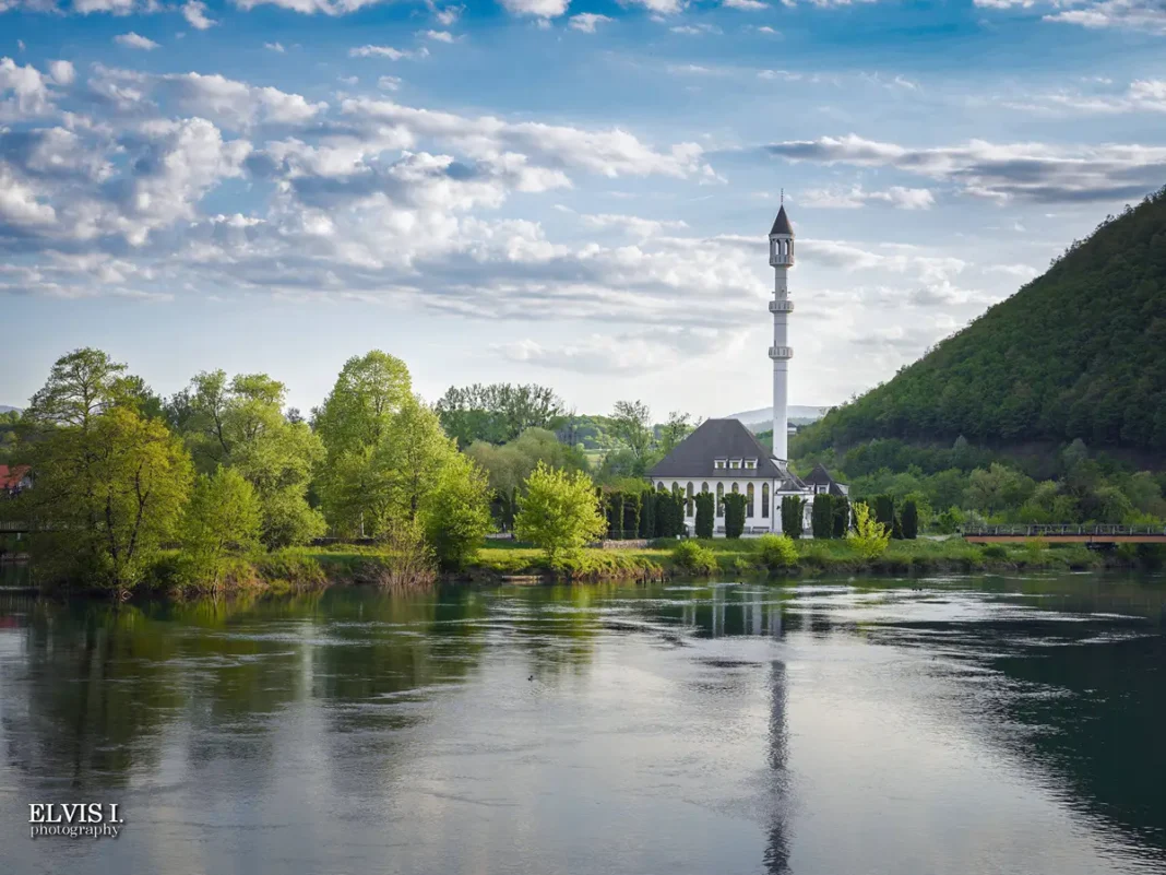 Servisne informacije – 26.05.2026. Hidrometeorološka mjerenja u Bosanskoj Krupi jutros u 07:00 sati: temperatura zraka 15°C, vlažnost 75%, vodostaj Une 60 cm (NV).