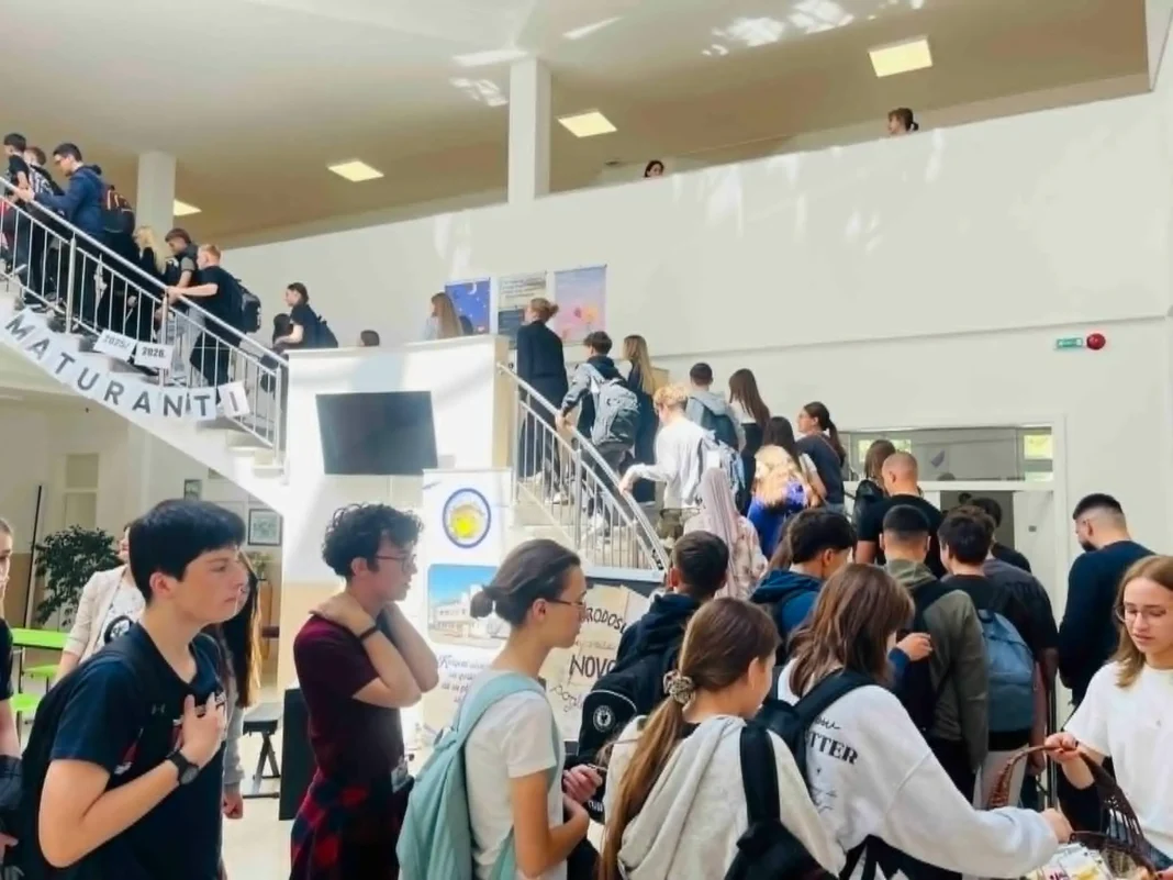 JU Opća gimnazija „Bosanska Krupa“: Održan Dan otvorenih vrata JU Opća gimnazija „Bosanska Krupa“: Održan Dan otvorenih vrata