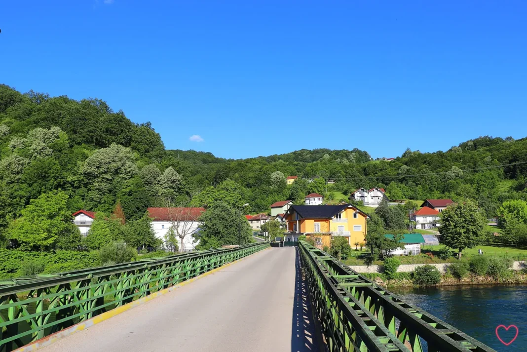 Servisne informacije – 10.06.2026. Hidrometeorološka mjerenja u Bosanskoj Krupi jutros u 07:00 sati: temperatura zraka 15°C, vlažnost 90%, vodostaj Une 44 cm (NV)