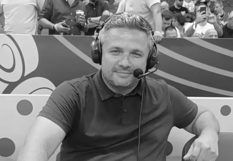 Umro slavni sportski komentator Edin Avdić! Vijest o njegovoj smrti potresla je brojne prijatelje, poznanike i sportske radnike koji se od njega opraštaju emotivnim porukama na društvenim mrežama.