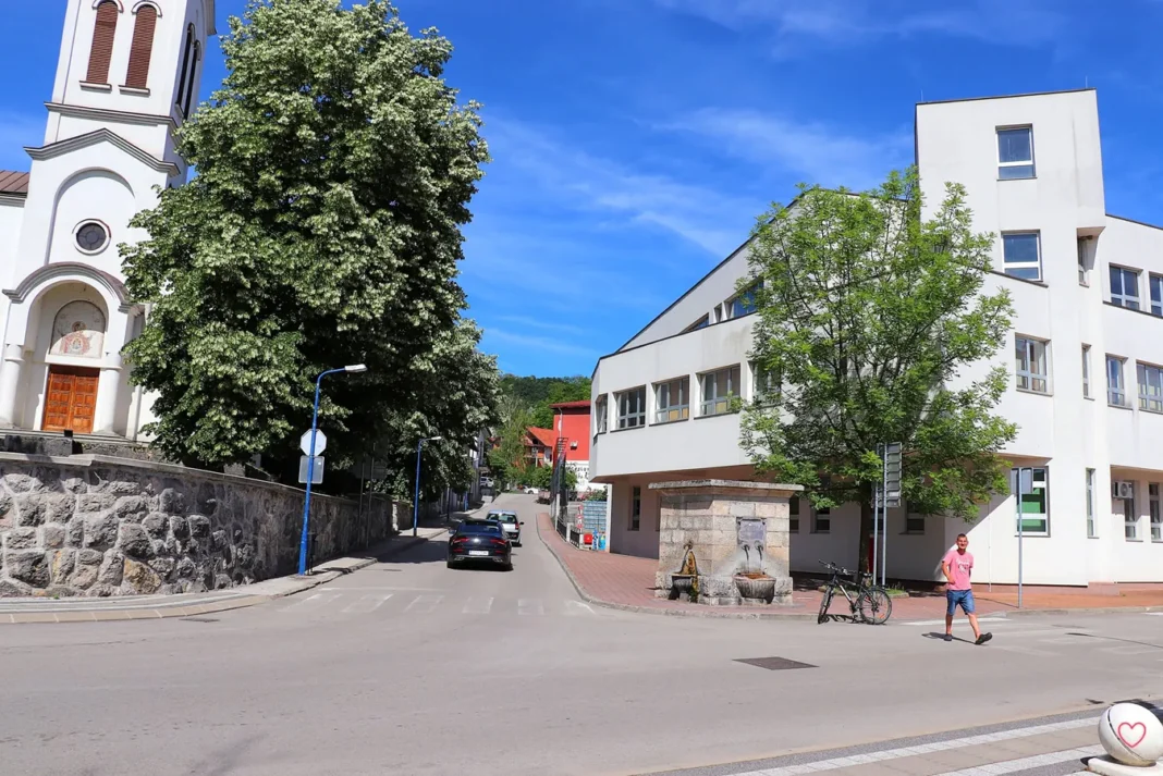 Servisne informacije – 17.06.2026. Hidrometeorološka mjerenja u Bosanskoj Krupi jutros u 07:00 sati: temperatura zraka 16°C, vlažnost 80%, vodostaj Une 38 cm (NV).