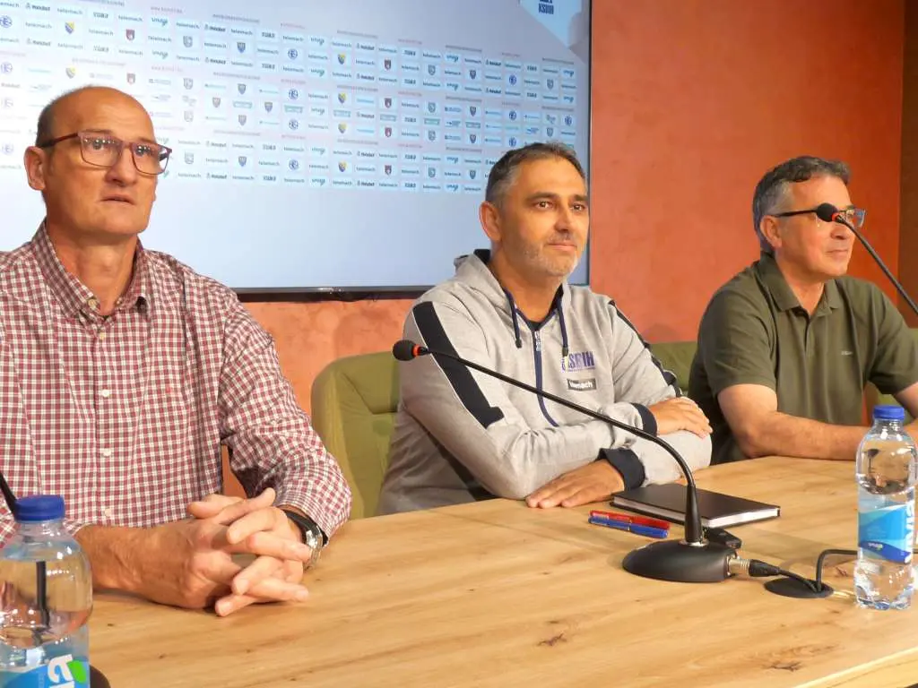 Gjergja: Šertović i Islamović novi igrači, okupljanje na Vlašiću 21. juna Imamo novog momka na vanjskim pozicijama Eman Šertović, koji je svojim igrama u Mađarskoj ove sezone zaslužio poziv da bude prisutan s nama i da vidimo.
