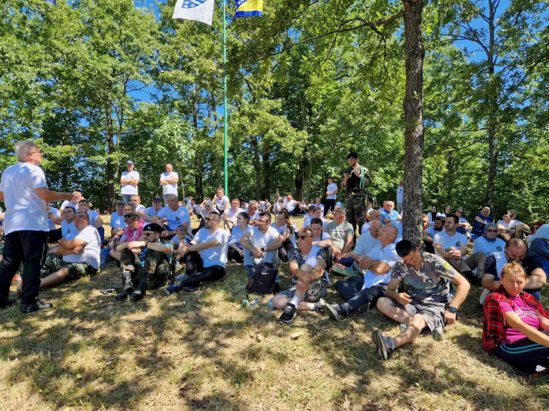 Obilježena 31. godišnjica oslobodilačke akcije 511. slavne brdske brigade – marš kroz Osmaču, Panjak i Brezik Obilježena 31. godišnjica oslobodilačke akcije 511. slavne brdske brigade – marš kroz Osmaču, Panjak i Brezik