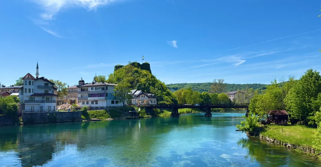 Servisne infromacije – 05.05.2026. Hidrometeorološka mjerenja u Bosanskoj Krupi jutros u 07:00 sati: temperatura zraka 9°C, vlažnost 77%, vodostaj Une 54 cm (NV).