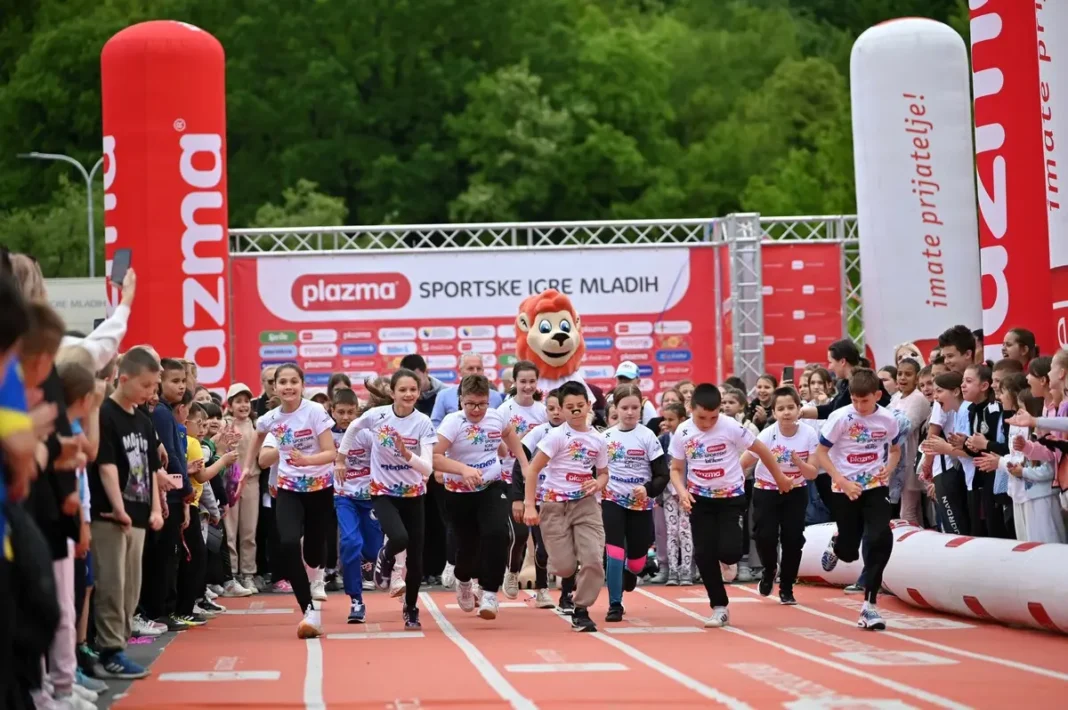Bosanska Krupa u znaku sporta, druženja i dječijeg osmijeha: m:tel Dan sporta okupio više od 600 mališana Bosanska Krupa u znaku sporta, druženja i dječijeg osmijeha: m:tel Dan sporta okupio više od 600 mališana