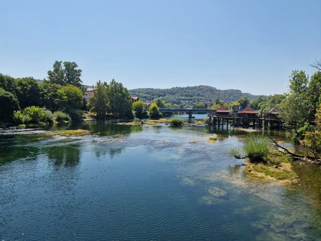 Vremenska prognoza za Bosansku Krupu Danas u Bosanskoj Krupi očekuje se vedro i suho vrijeme, bez ikakvih padavina, pa kišobran neće trebati.