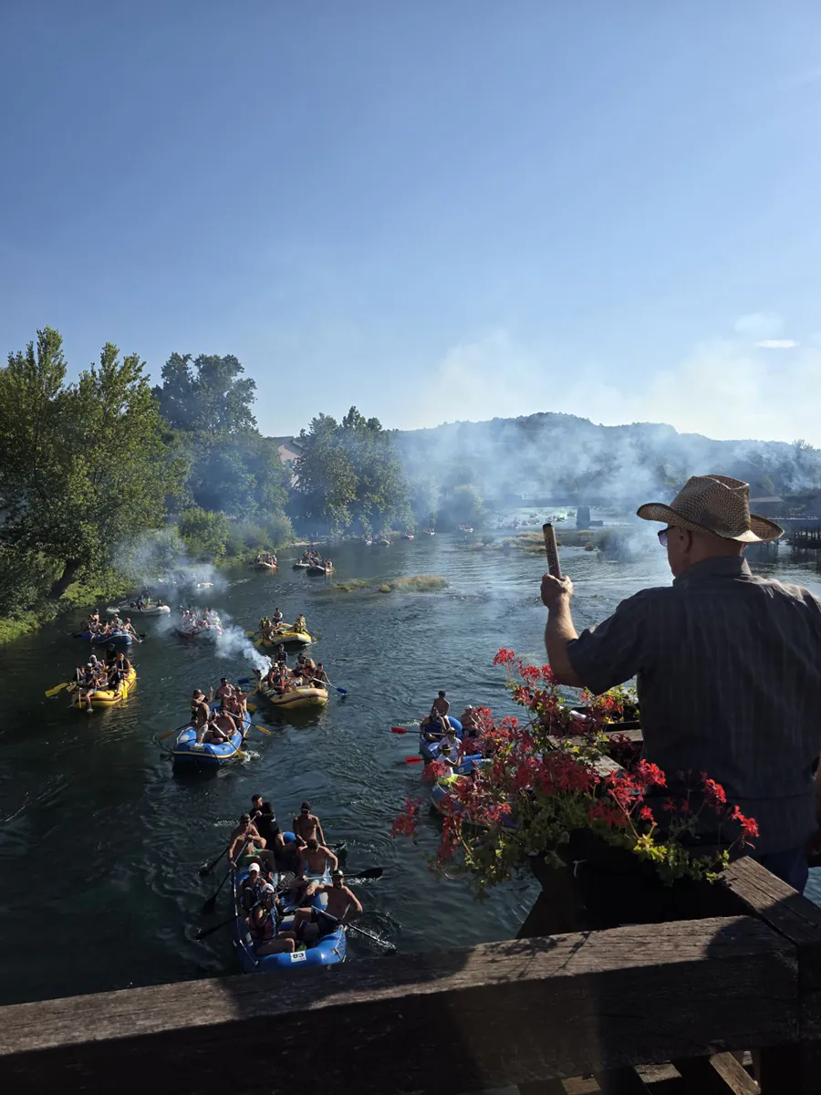 Šesta Bosanskokrupska Una regata okupila oko 750 učesnika i 104 čamca Šesta Bosanskokrupska Una regata okupila oko 750 učesnika i 104 čamca